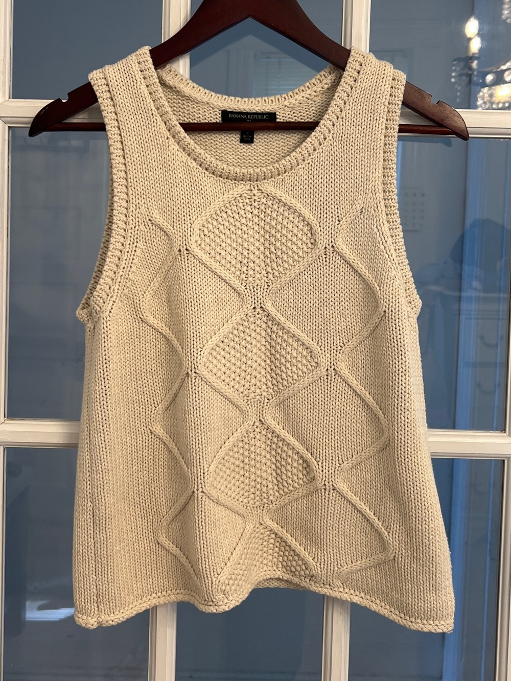 BANANA REPUBLIC Women’s Ivory Cable Knit Sweater Tank Top Coastal Quiet Luxury S